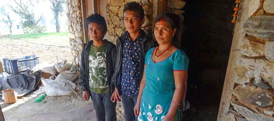 Tara Namaste unterstützt Familie Hira Shrestha